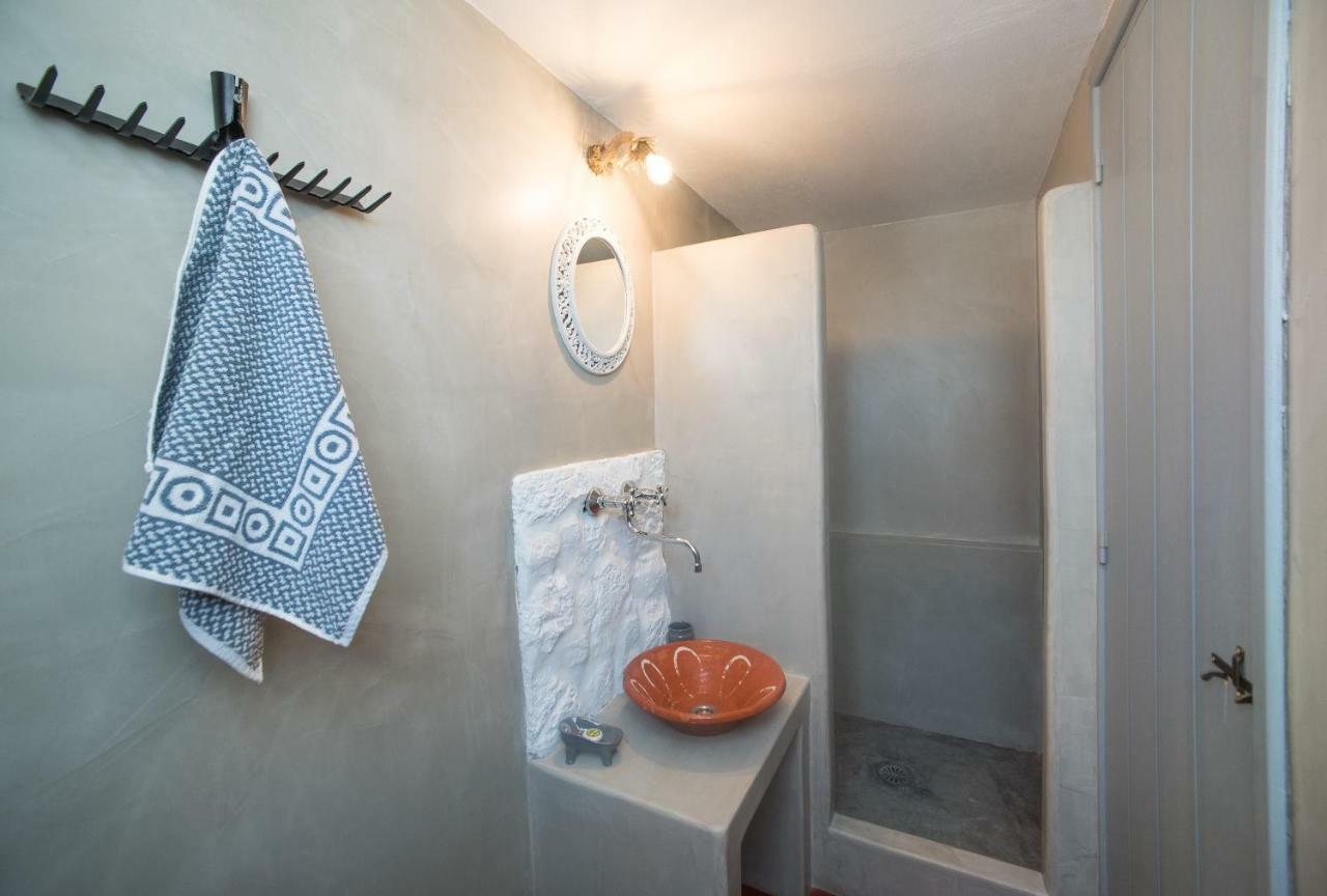 Aloni Studios Ano Mera Bagian luar foto